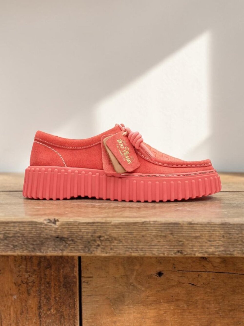(New) Clarks – Torhill Bee Platform Suede Loafers (Coral) – Women's 6